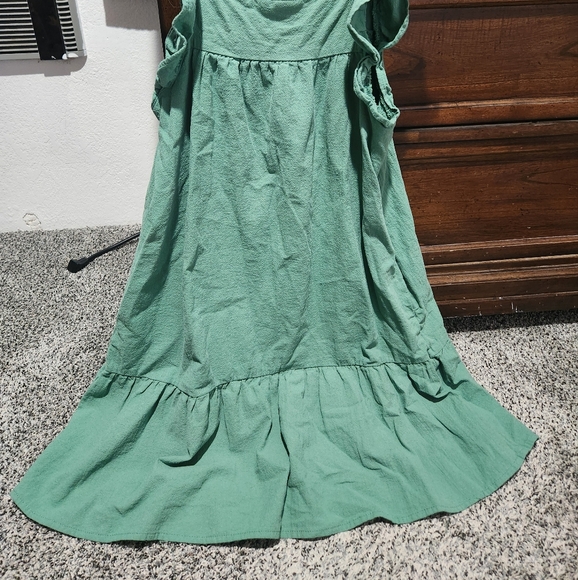 Universal Thread Green Ruched Backless Sundress - Picture 2 of 4